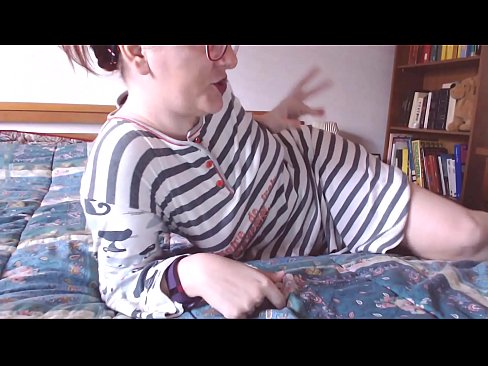 ❤️ この大きな黒いチンコを口に含む小さな奴隷 ️❌ セックスビデオ ❌️❤